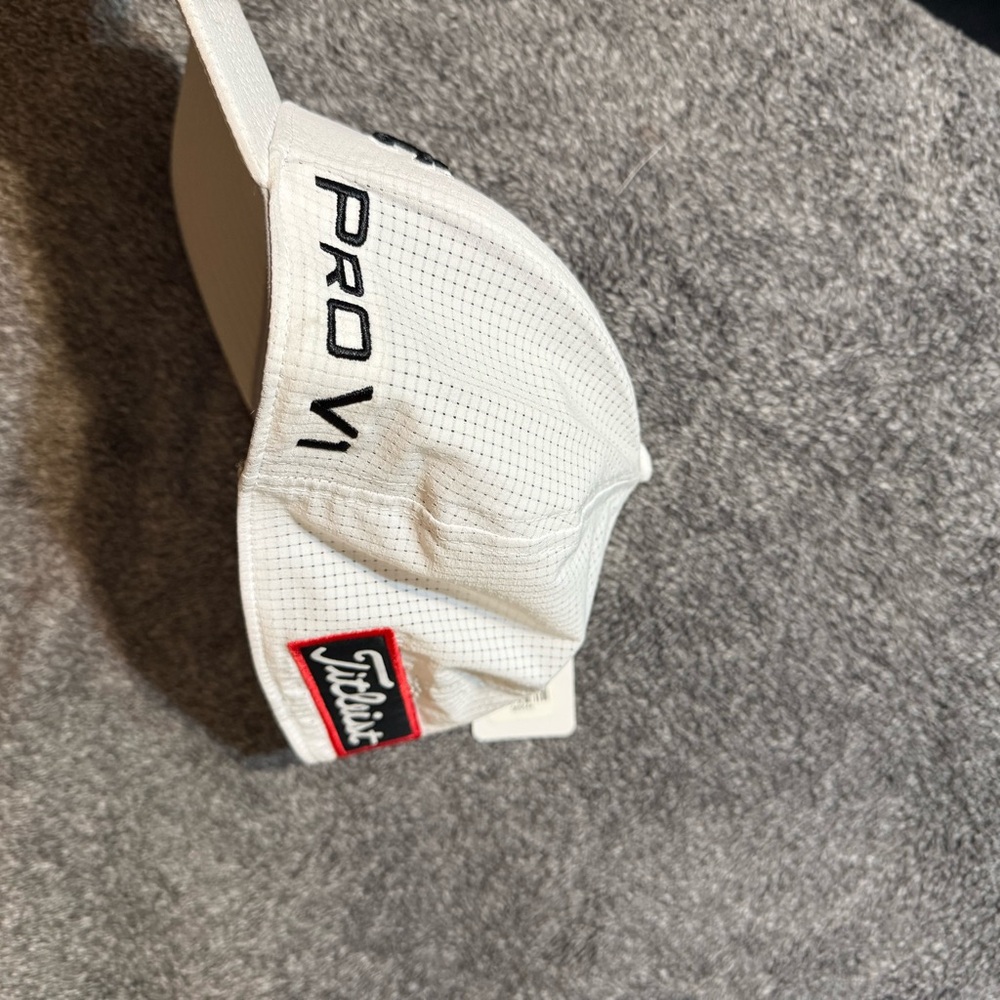 Titleist Golf Hat with Black Logo - Picture 4 of 4